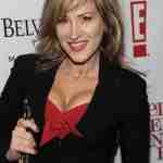 Lisa Ann Walter Breast Size