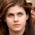 Alexandra Daddario Face