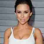 Lacey Chabert Boobs Size