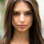 Emily Ratajkowski Height
