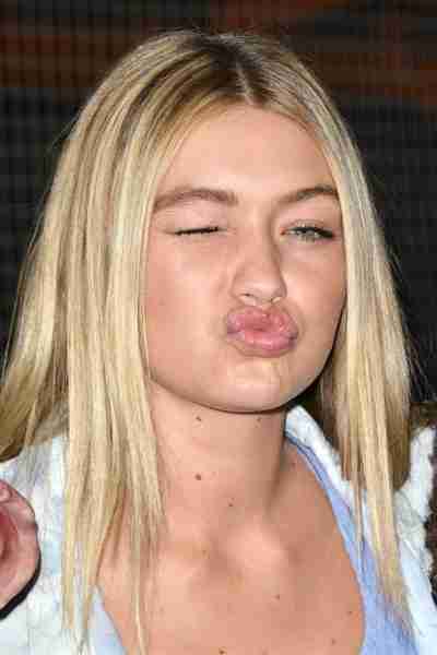 Gigi Hadid Hot Kissing