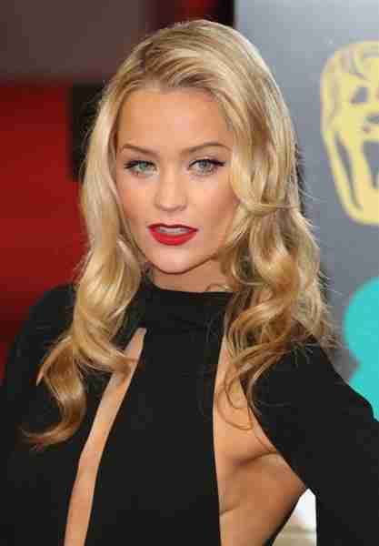 Laura Whitmore in Dark Makeup