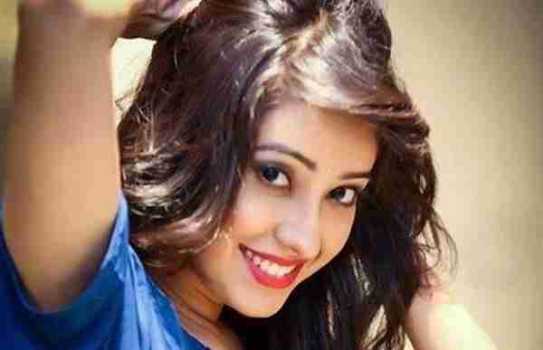 Asha Negi HD Wallpaper
